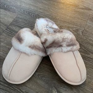 Jessica Simpson house slippers